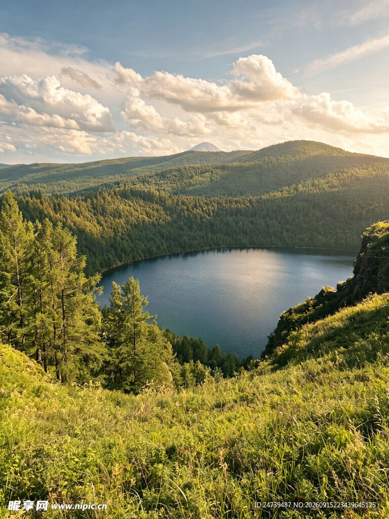 山间湖畔美景