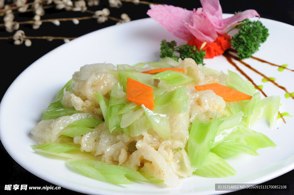 西芹炒鱼肚