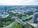 城市河畔鸟瞰景观