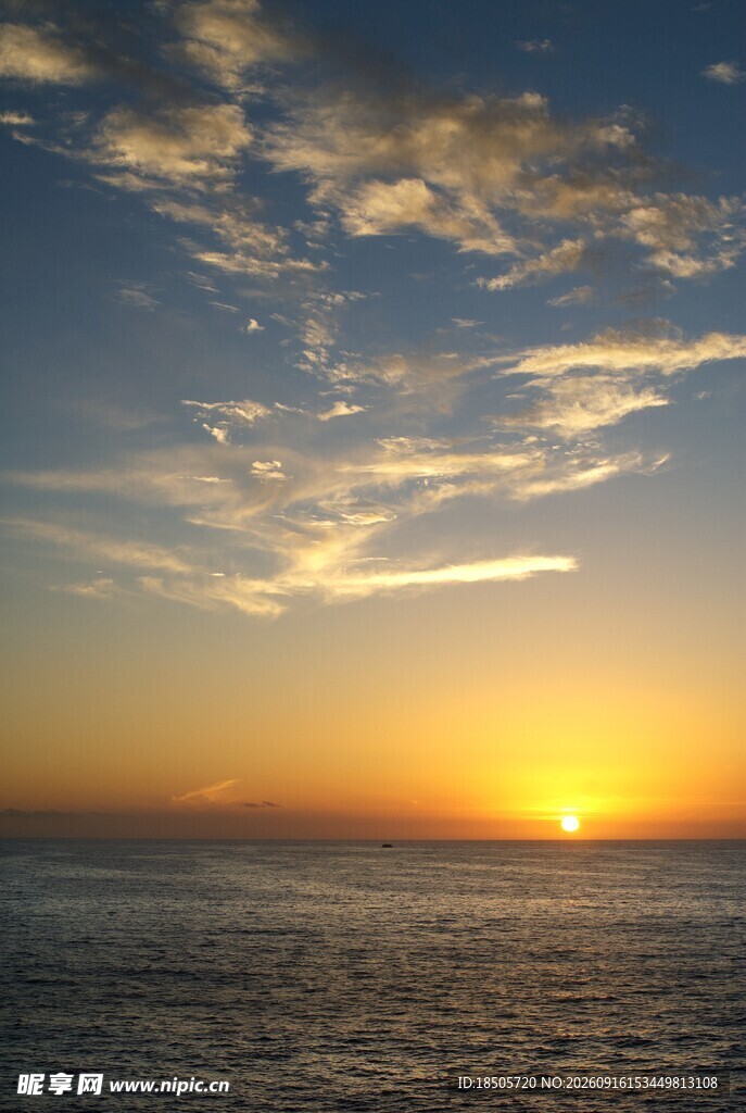 海上绝美日落景象