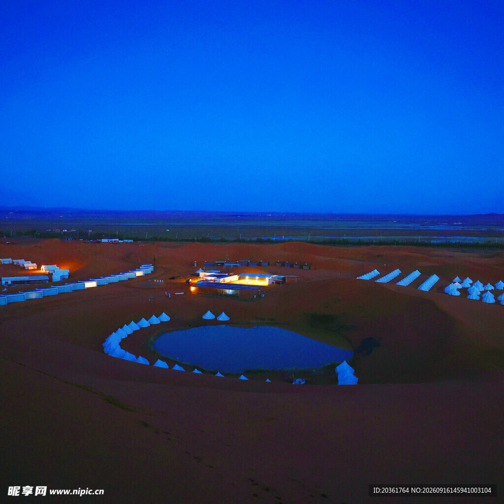 夜幕下的湿地景观