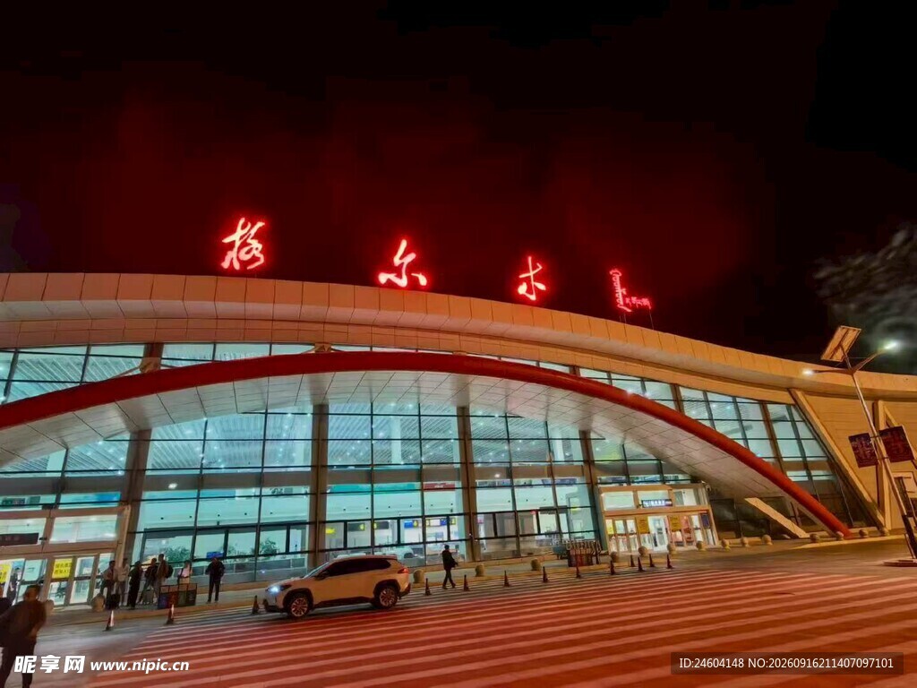 山东站夜景