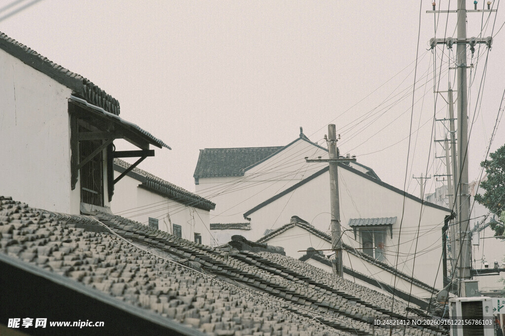 江南水乡建筑屋顶景象
