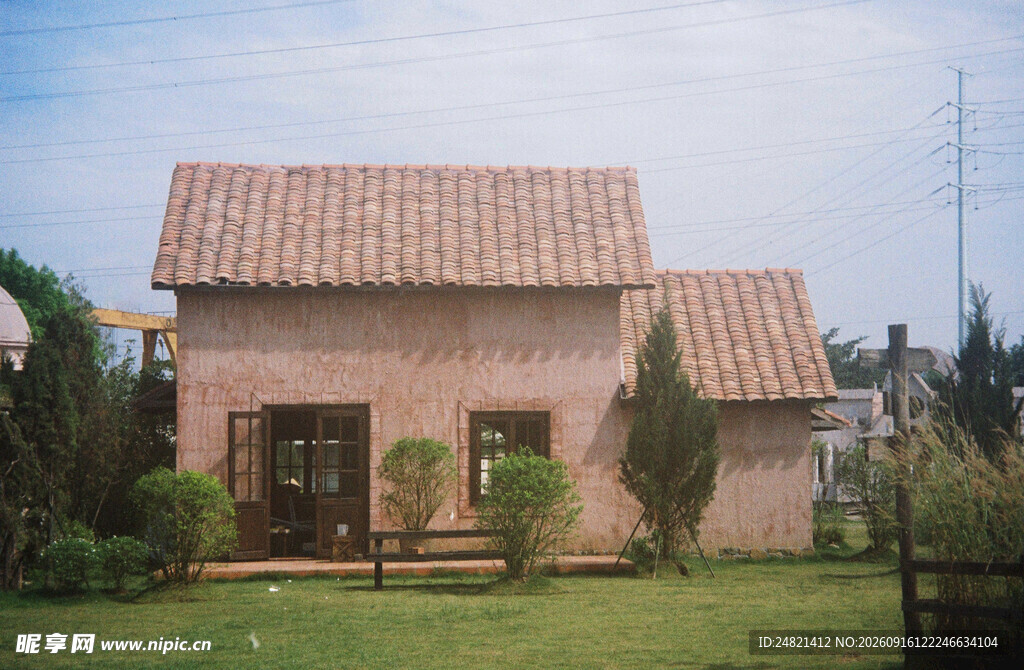 乡村红砖小屋