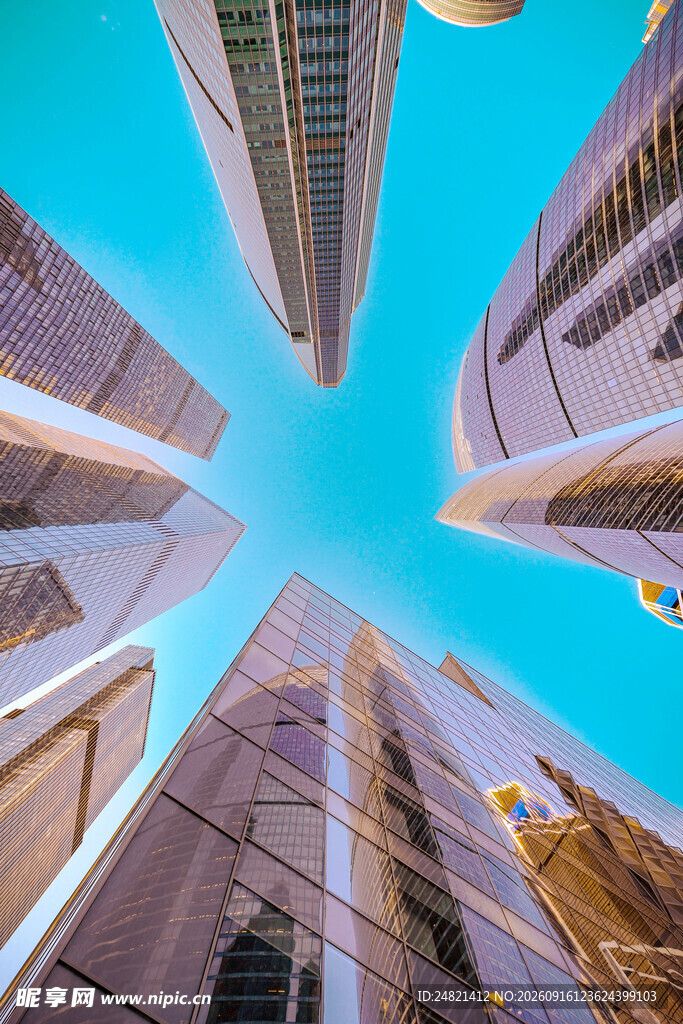仰观都市摩天大楼群