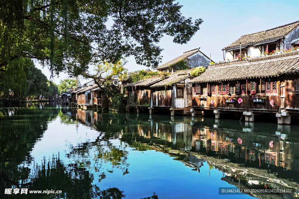 江南水乡临河古建风景