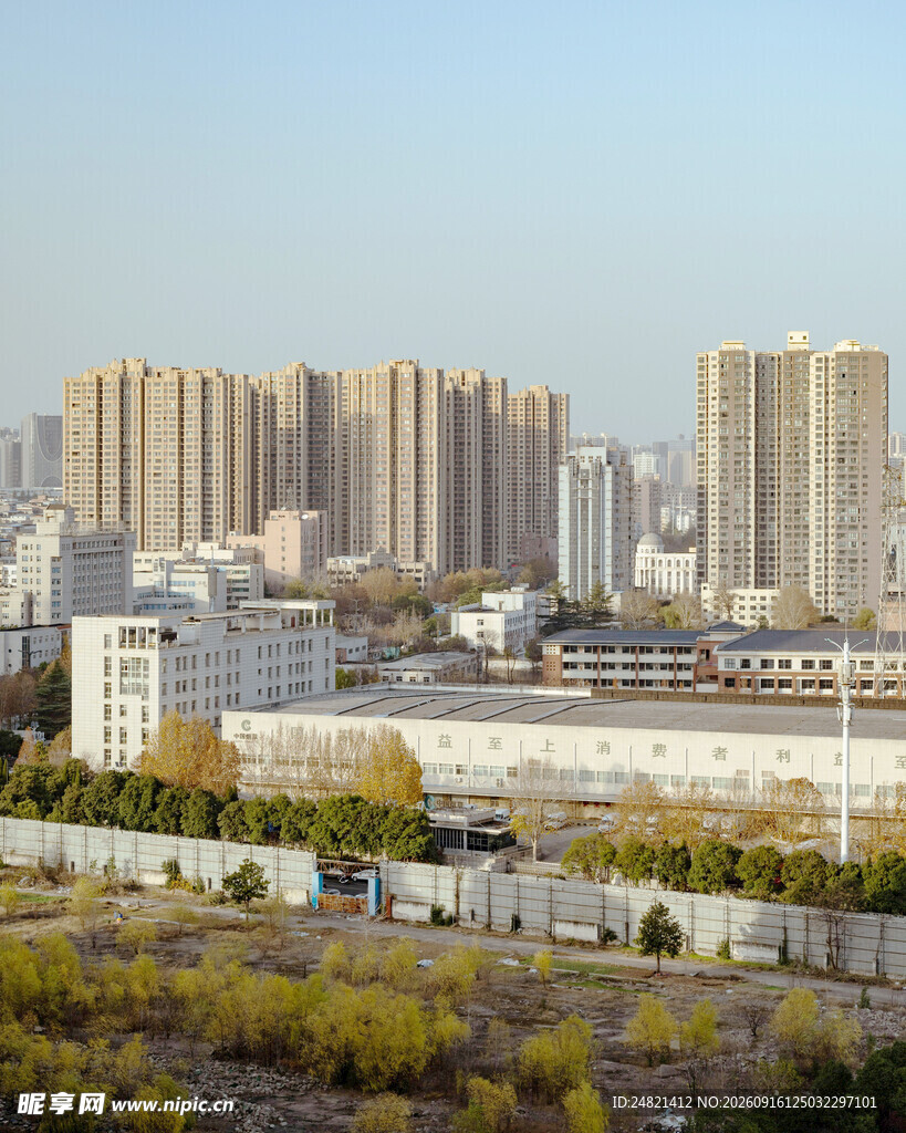 城市建筑群与周边景观
