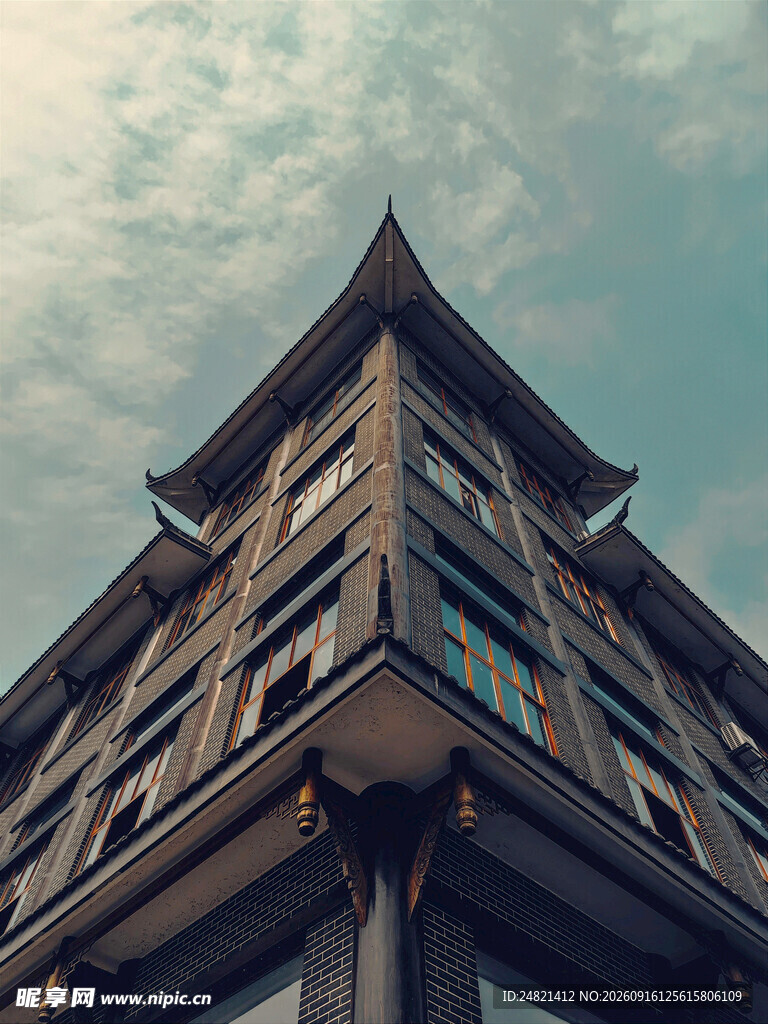 中式风格古建筑屋顶一角