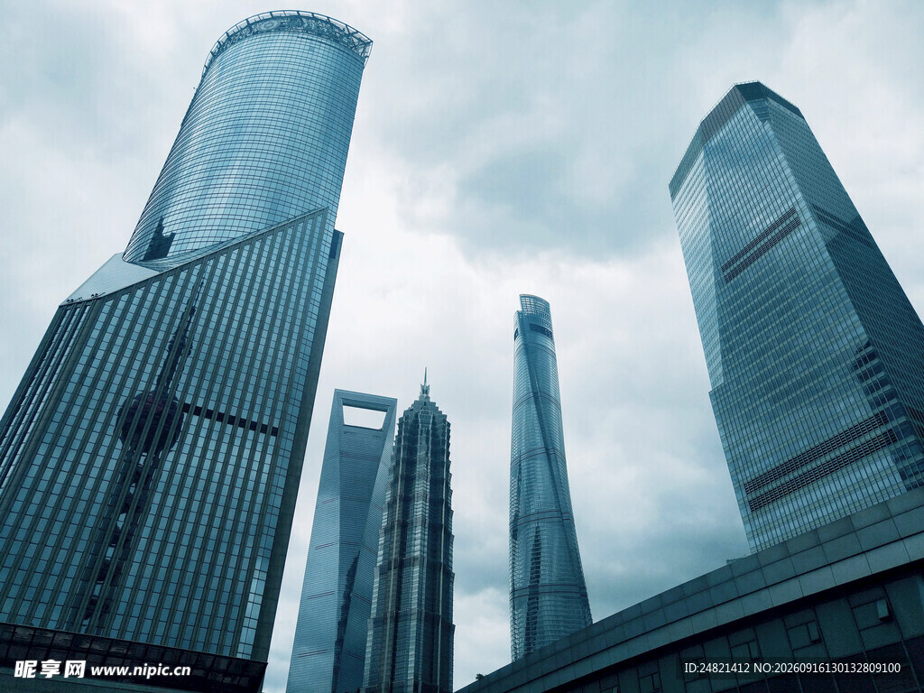 都市摩天大楼建筑群