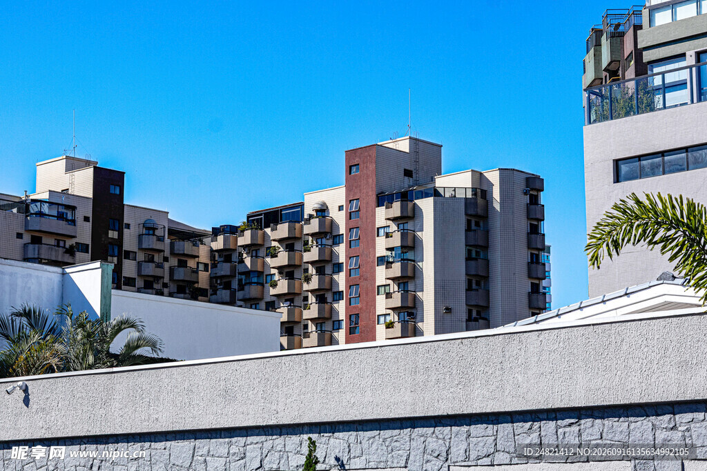 城市中的现代建筑景观