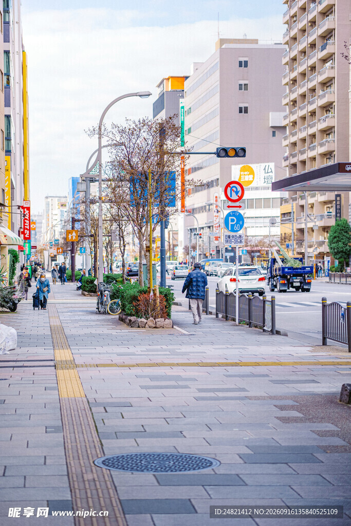 城市街道的日常景象