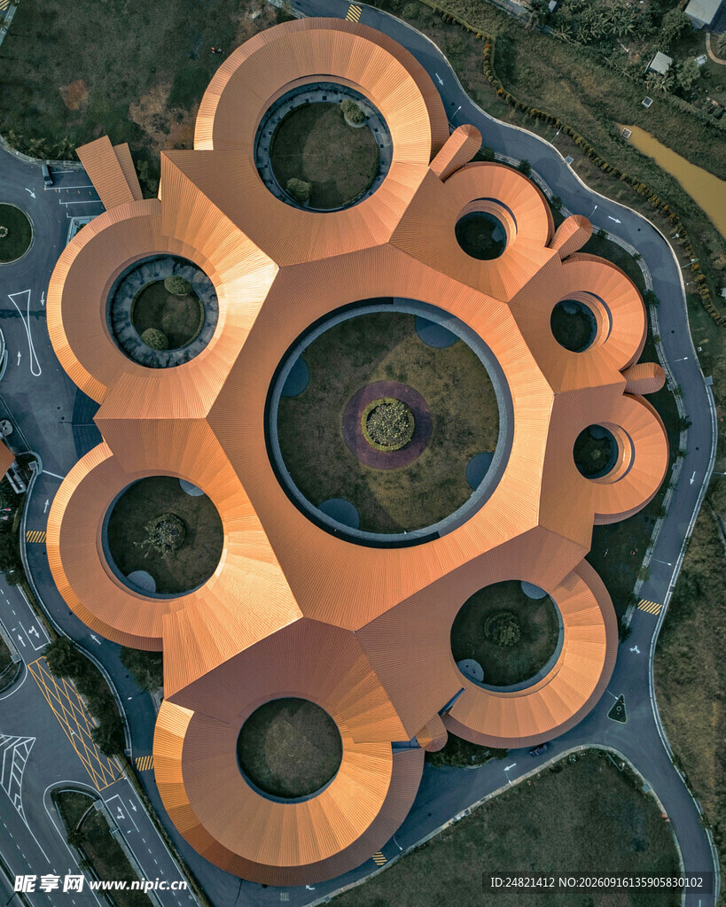 独特圆形建筑俯瞰景观