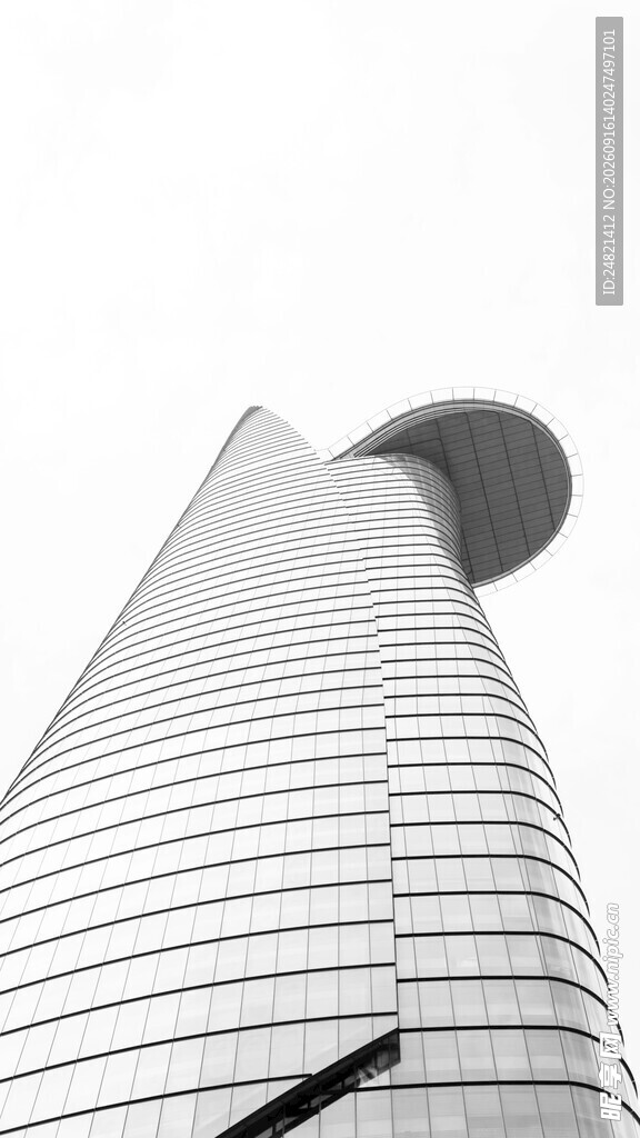 仰视现代摩天大楼建筑