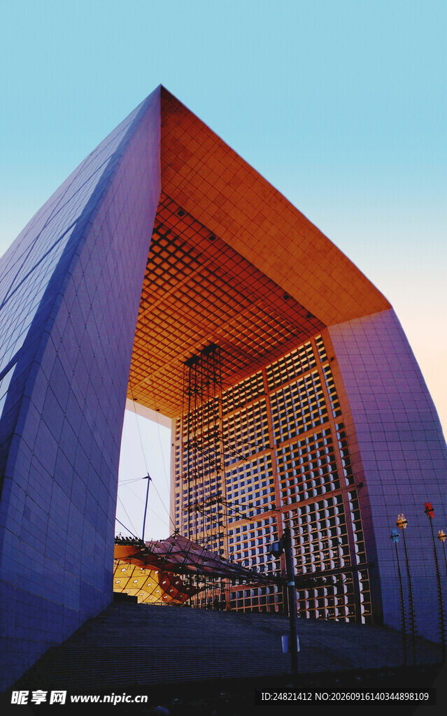现代独特造型建筑外观