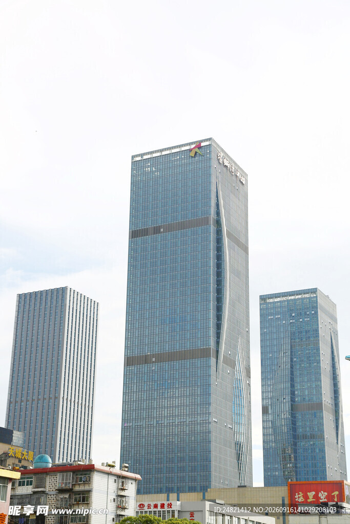 现代都市高楼建筑群