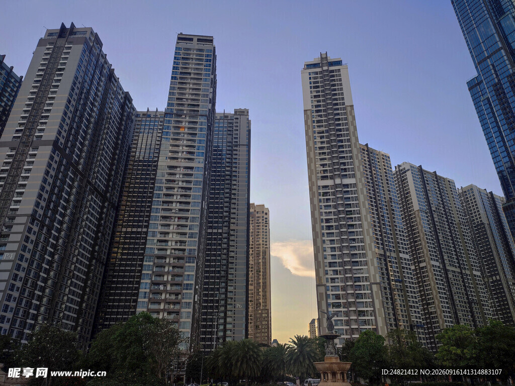 都市林立高楼景观