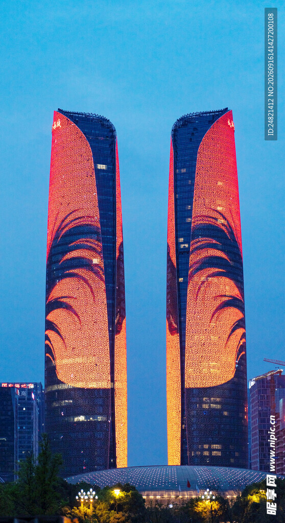 双子塔绚丽夜景灯光秀