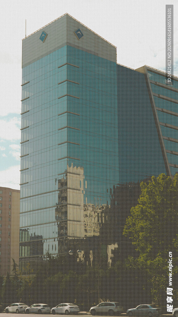 城市中的现代高楼建筑