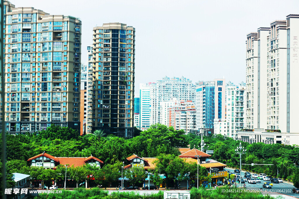 城市高楼与园林景观