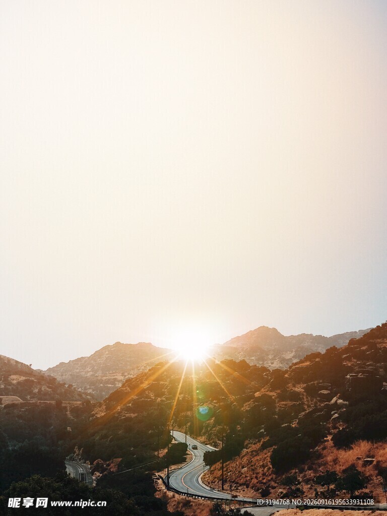 山间落日美景