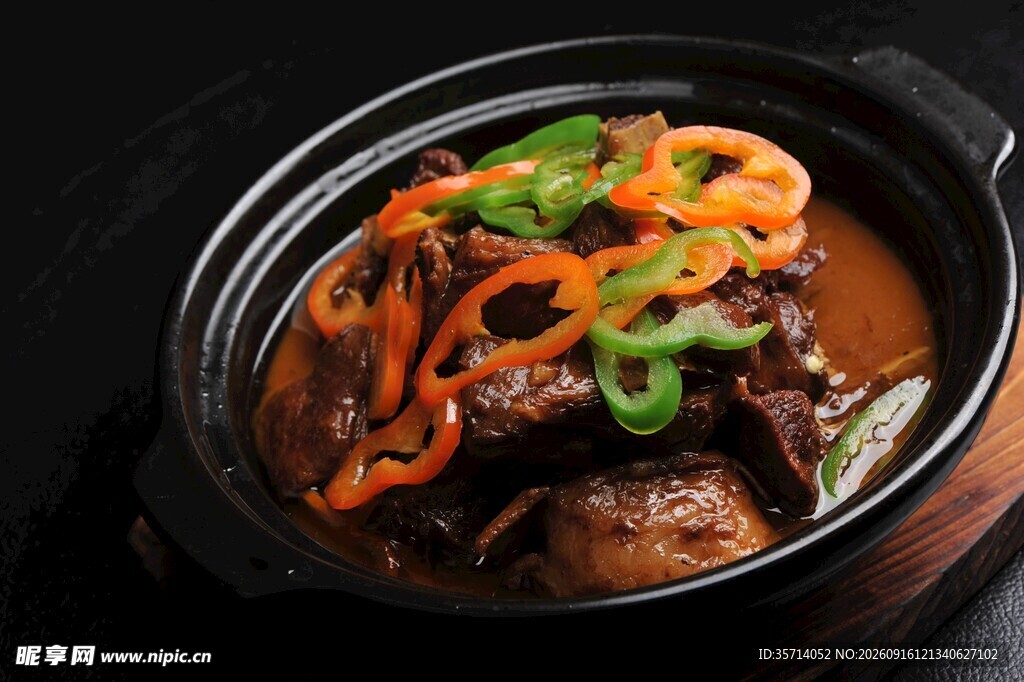 红焖羊肉煲