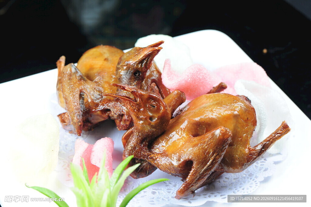 脆皮乳鸽