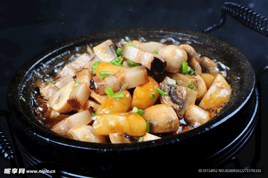 肉汁蘑菇