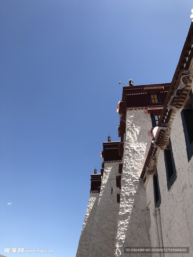 布达拉宫建筑局部景观