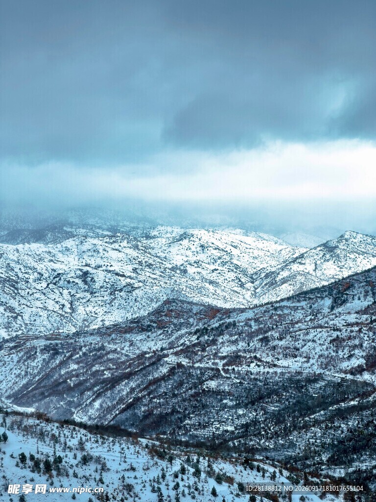 雪山壮丽风光