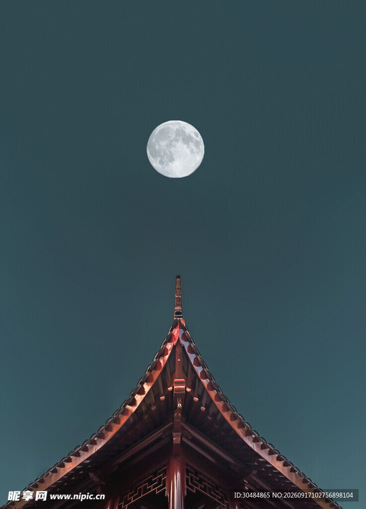 古建之上的皎洁明月