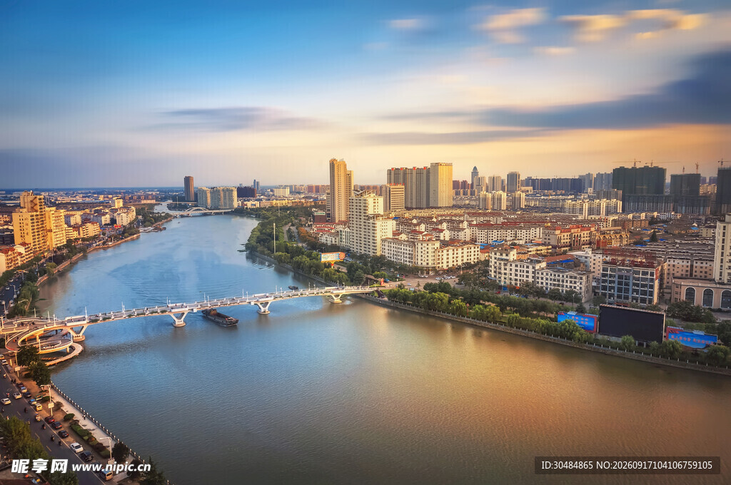 城市河畔风光美景