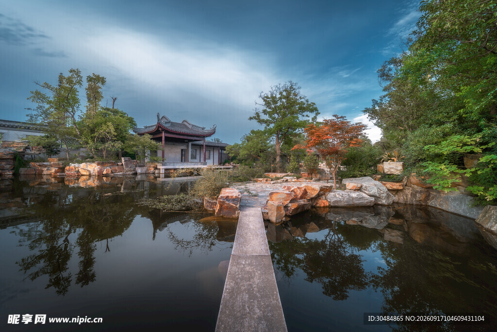 中式园林水景木桥景观