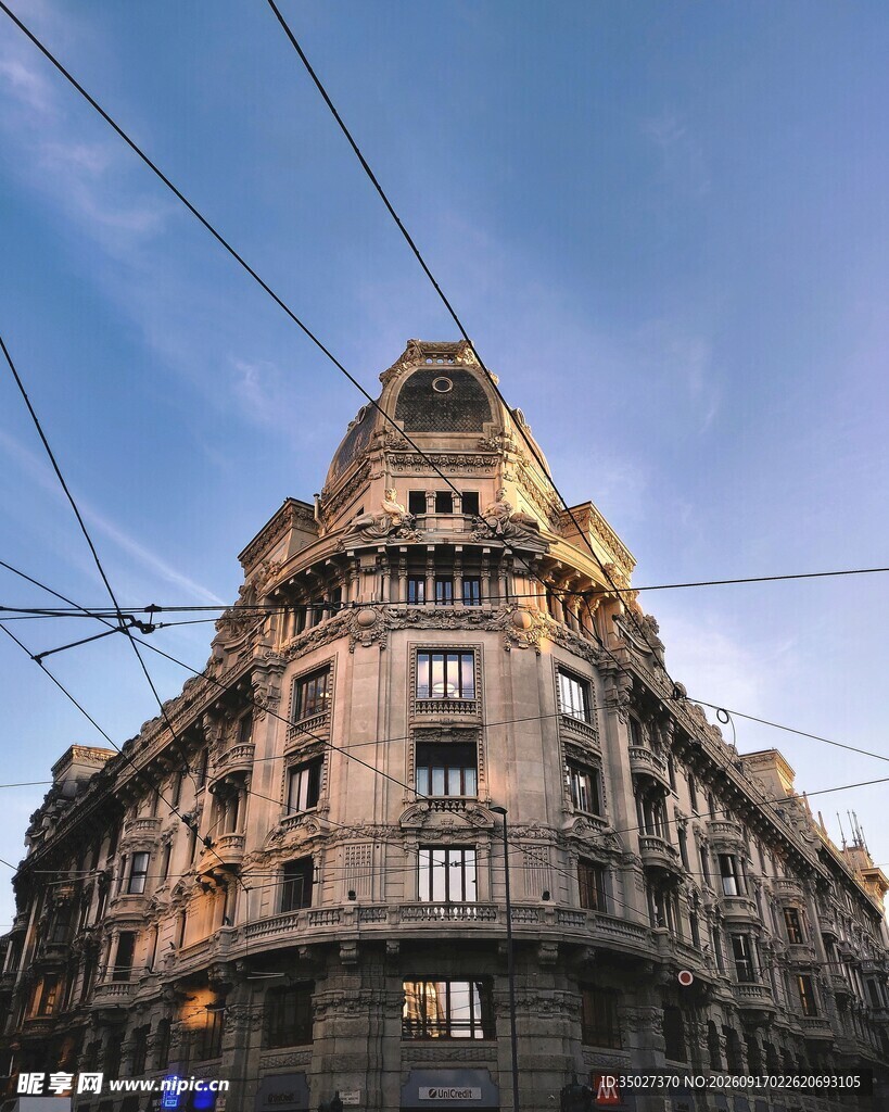 复古欧式街角建筑