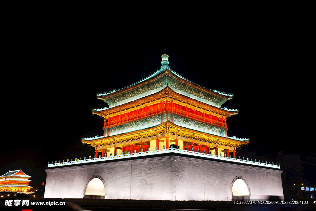 西安钟楼夜景璀璨
