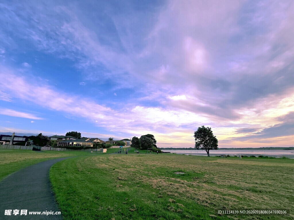 海滨美丽黄昏景色