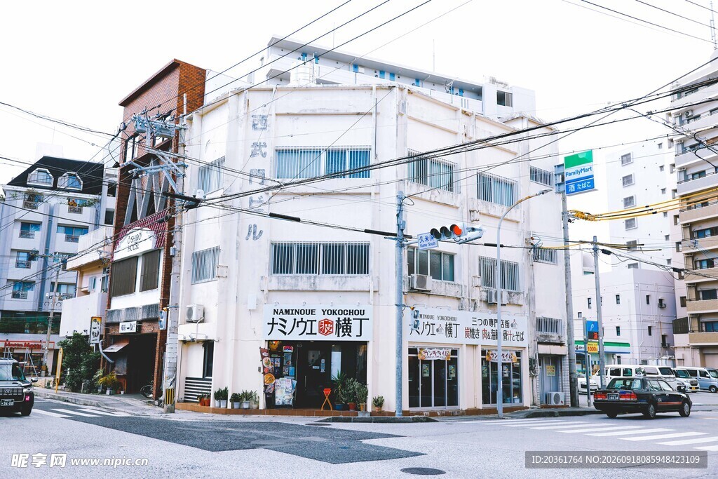 日式街道白色建筑景观