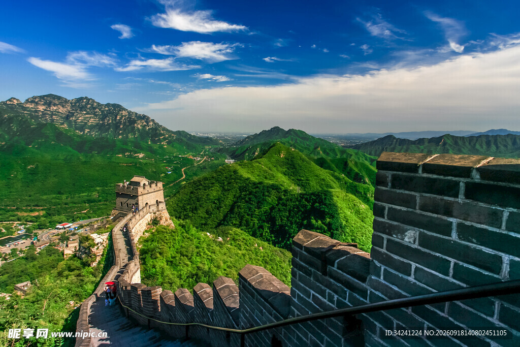 长城风光山峦与蓝天美景