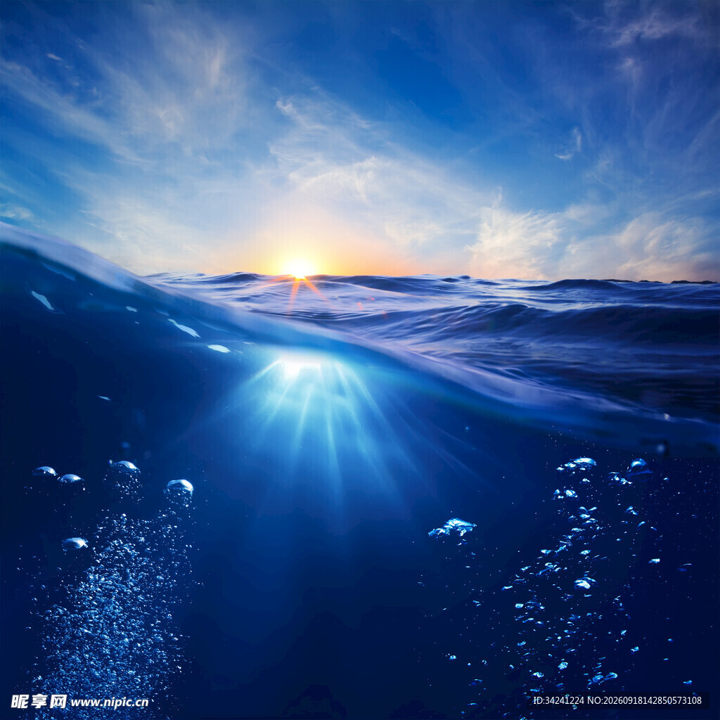 海洋深处的梦幻日出景象