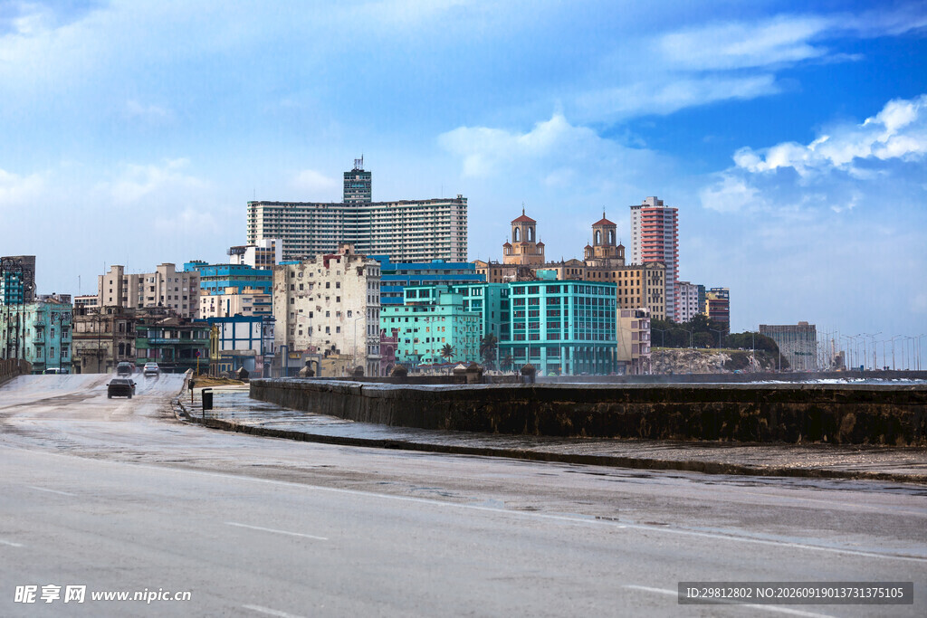 城市海滨风光全景