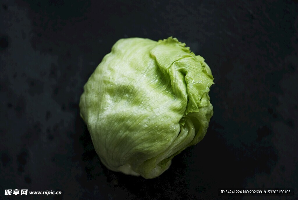 一颗新鲜的圆白菜