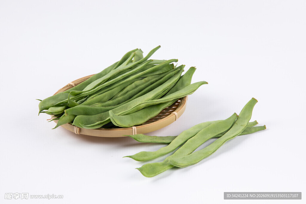 木盘里的鲜嫩四季豆