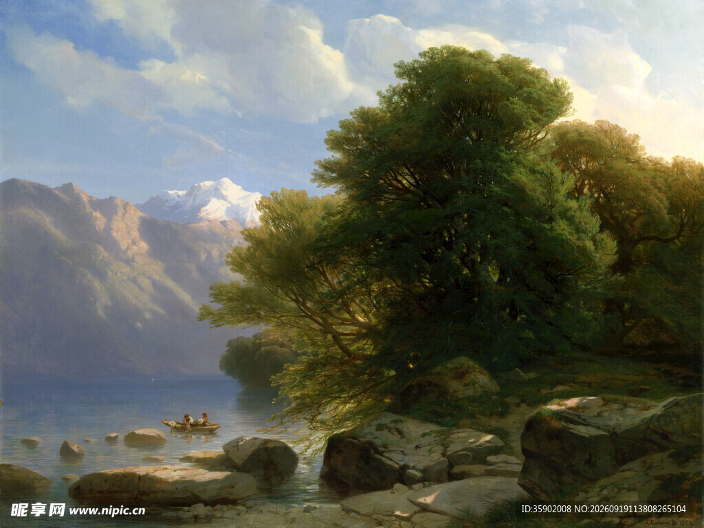 湖畔山林美景