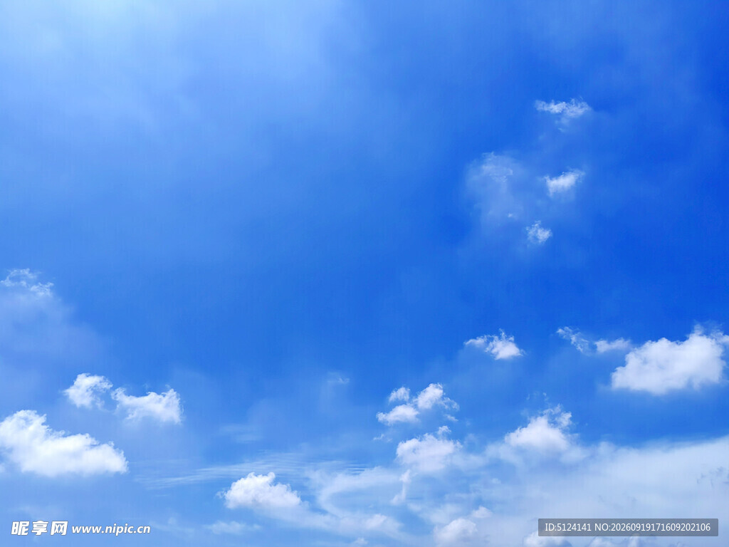 晴朗蓝天白云