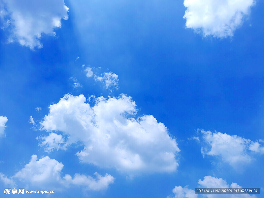 晴朗蓝天白云