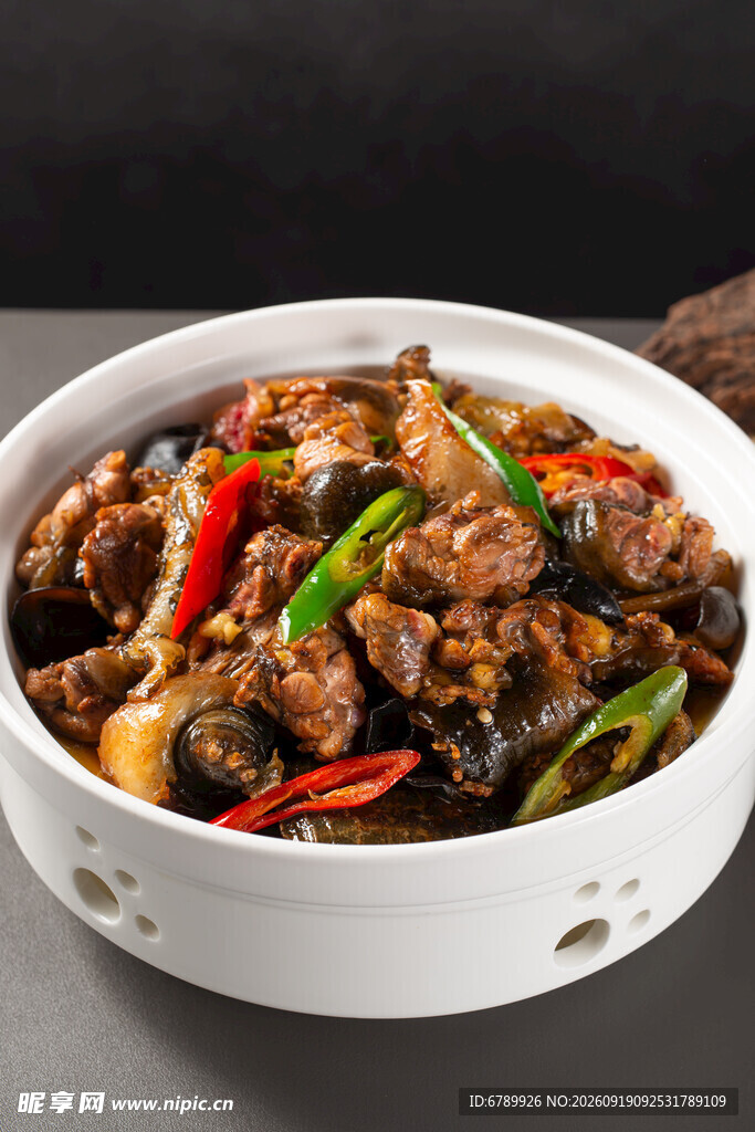 甲鱼烧肉