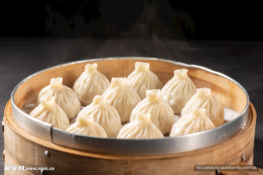 竹笼中的美味精致小笼包