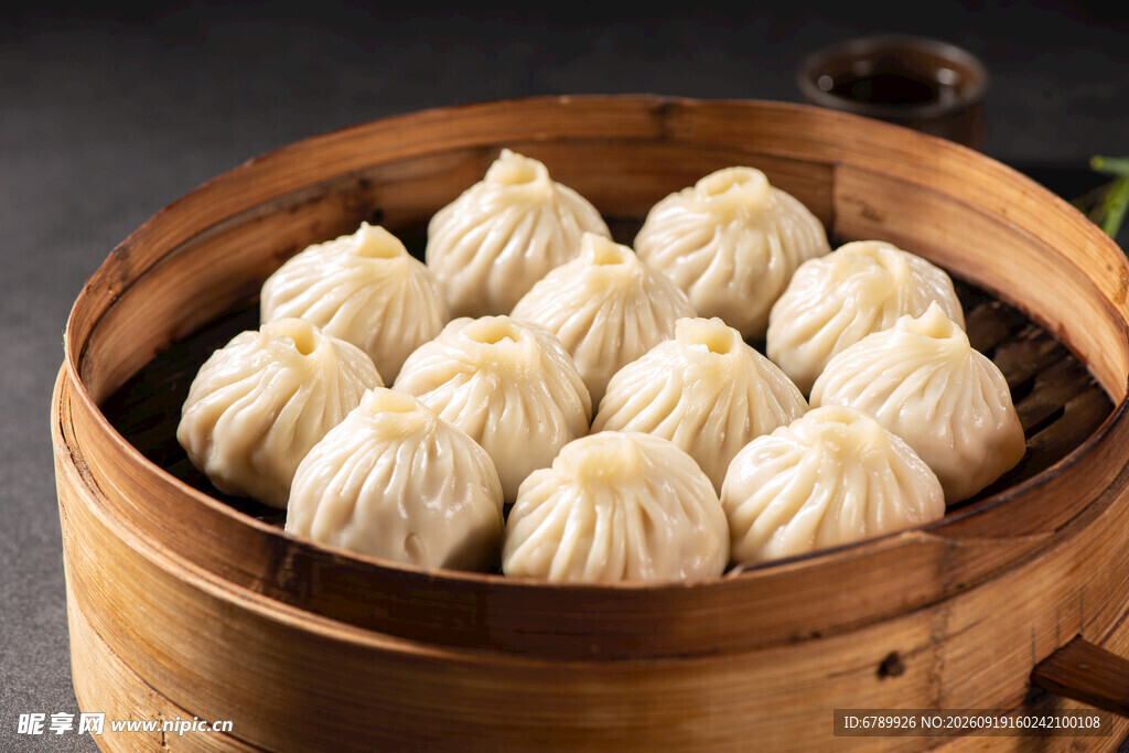 竹笼里的美味小笼包
