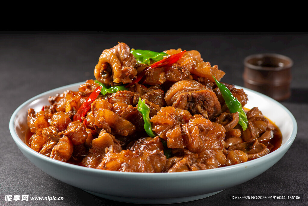 美味香辣炒鸡块