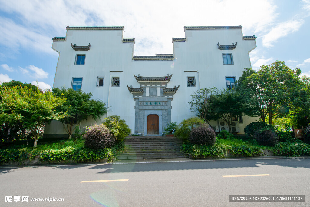 中式白墙建筑