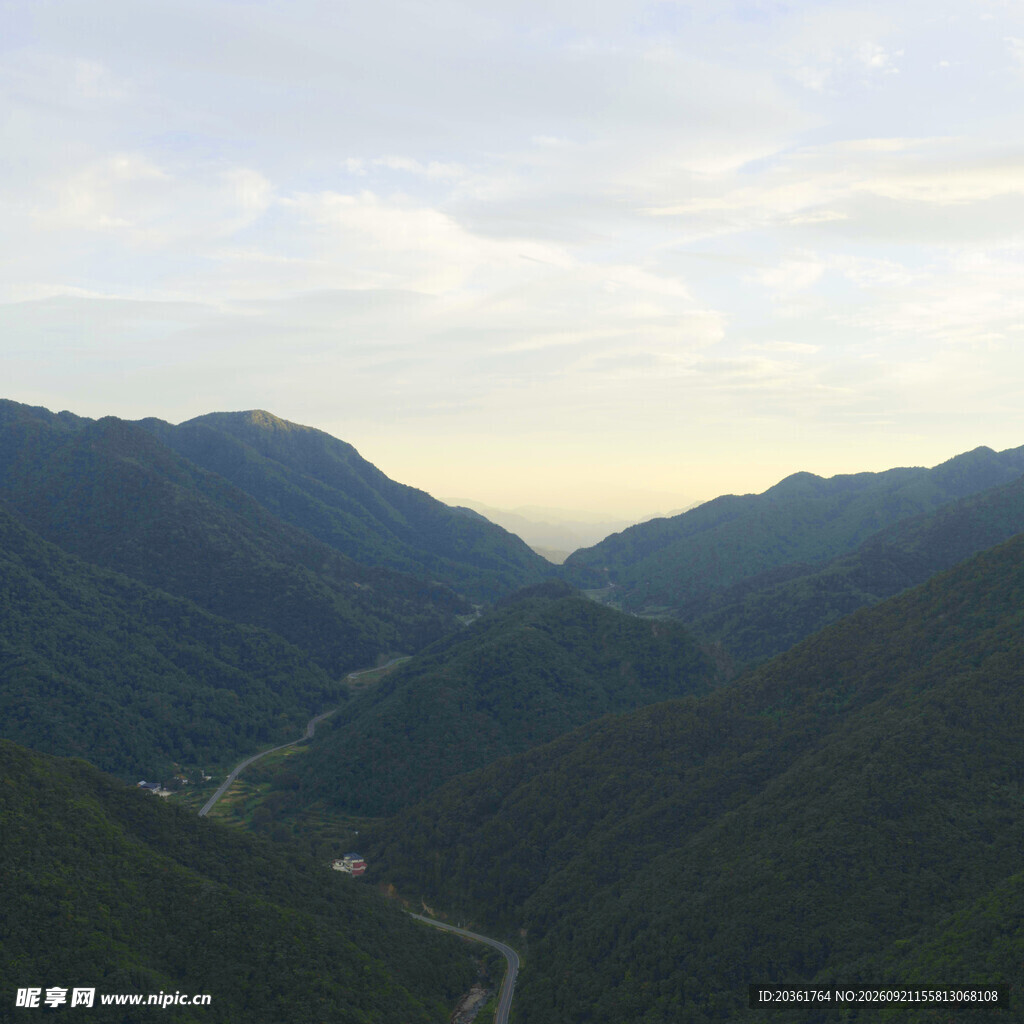 山间美景